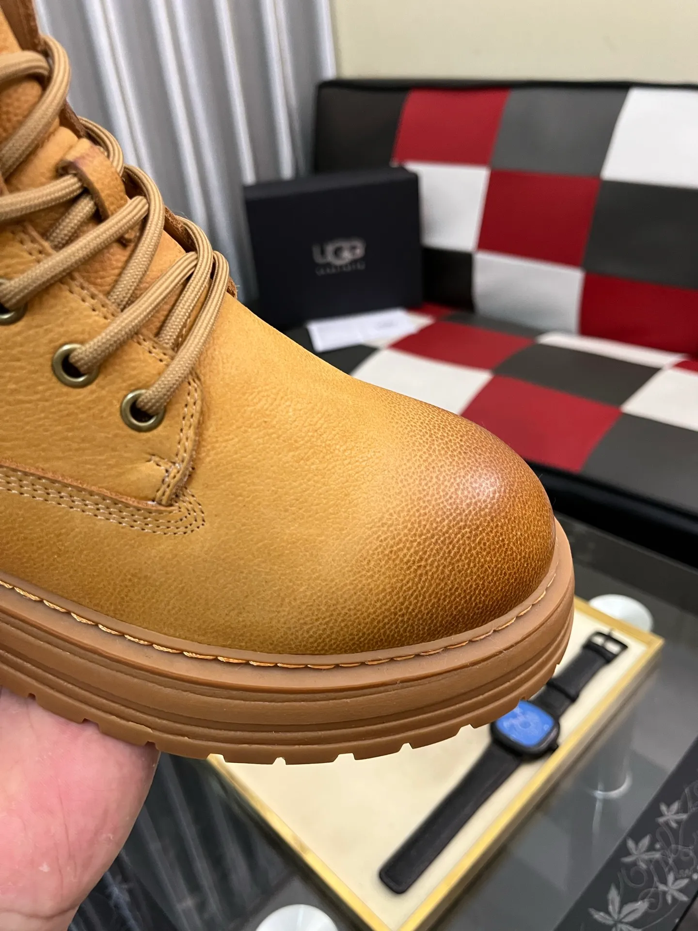 Men's Men's Shoes 💰660⌚️⌚️New UGG fur-integrated men's simple and fashionable snow shoes. The most worth buying at the end of this year are warm casual shoes. Whether you are out and about at home, their comfortable and warm performance will be your most suitable fashion companion! The material is cowhide upper and imported wool is used inside. Two layers of cowhide for warmth and comfort! The eva+ rubber patch outsole is cushioned, wear-resistant, and has good elasticity. It is light and wear-resistant, comfortable and soft, and the new simple cut is more fashionable. It has both practicality and fashion sense, so you no longer have to worry about how to match it in winter, while still maintaining fashionable taste. High-quality genuine wool produced in Dongguan. The material depends on the details! Size: 38-39-40-41-42-43-44-45